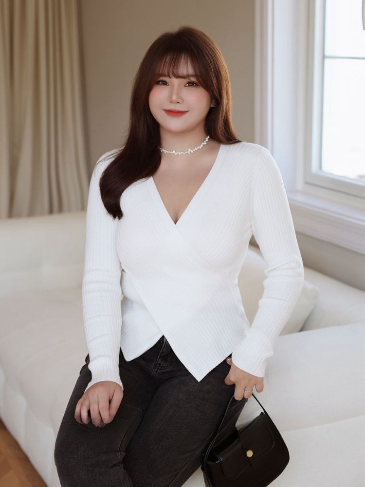 V-Neck Cross Sheep Wool Sweater