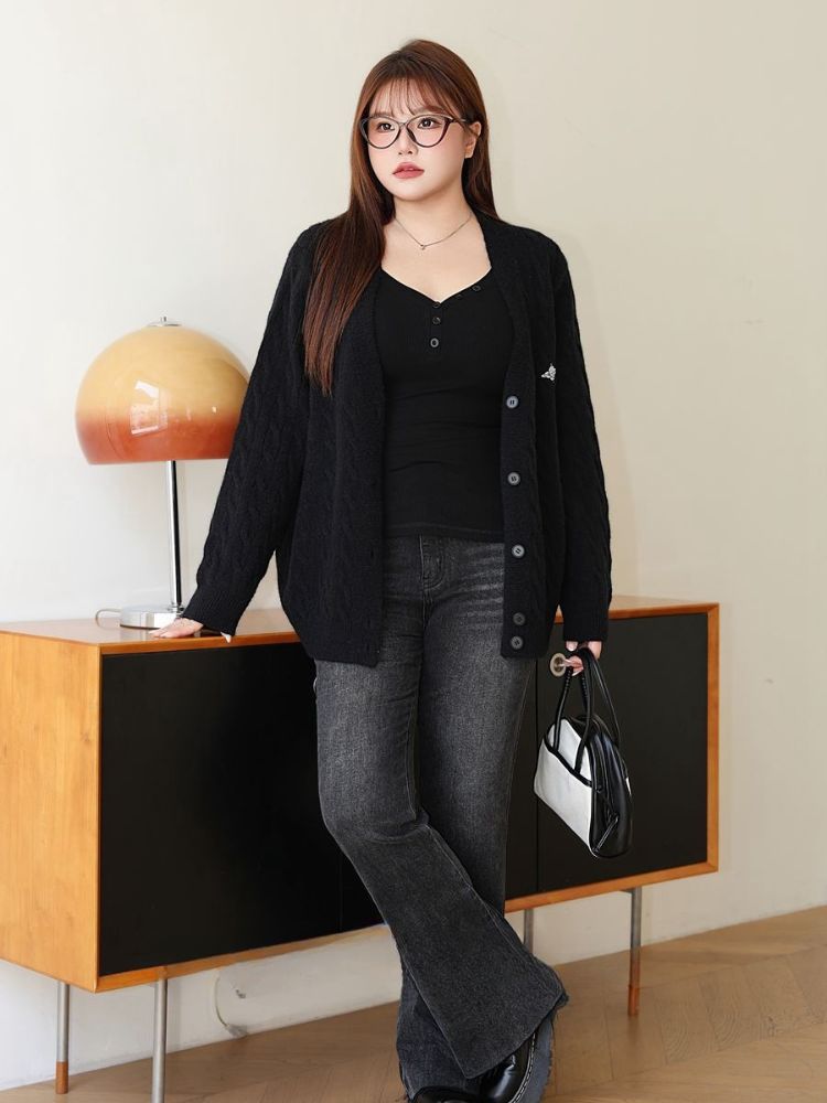 Relaxed V-Neck Embroidered Cardigan